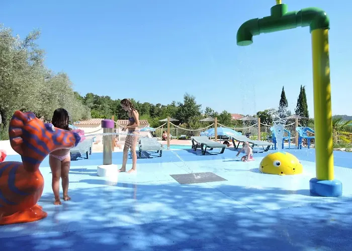 Photo de Camping 4 étoiles - Piscine - ccbgfce Venterol 
