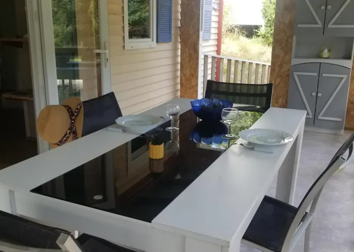 Mobil Home Entre Lac Et Nature Saint-Sauveur-en-Rue Foto