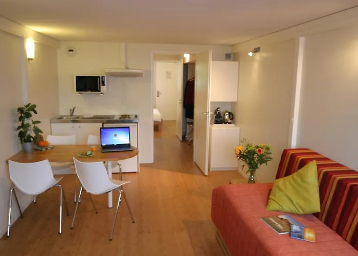 Hotel Pierre Blanche Chatillon-en-Michaille photo