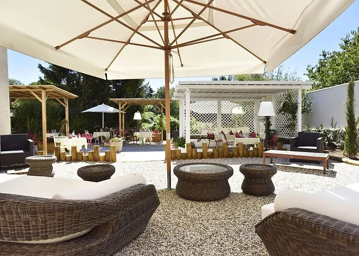Logis Hotel-Restaurant Le Relais Hauterives photo