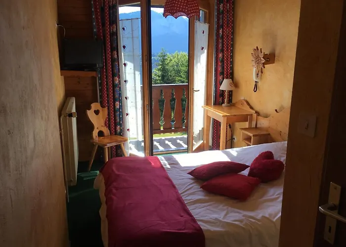 Hotel Les Skieurs Bellevaux photo