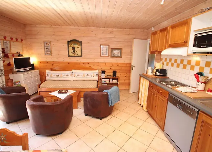 Photo de Beautifully Decorated Apartment Near The Center In Valfrejus