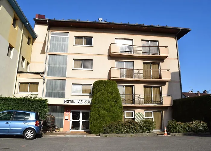 Hotel Le Soli Saint-Julien-en-Genevois photo