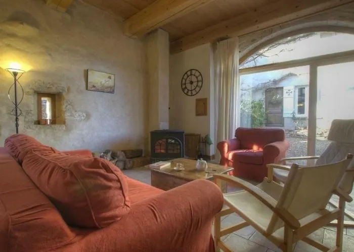 Фото Отель House Des Glycines Neuville-sur-Ain